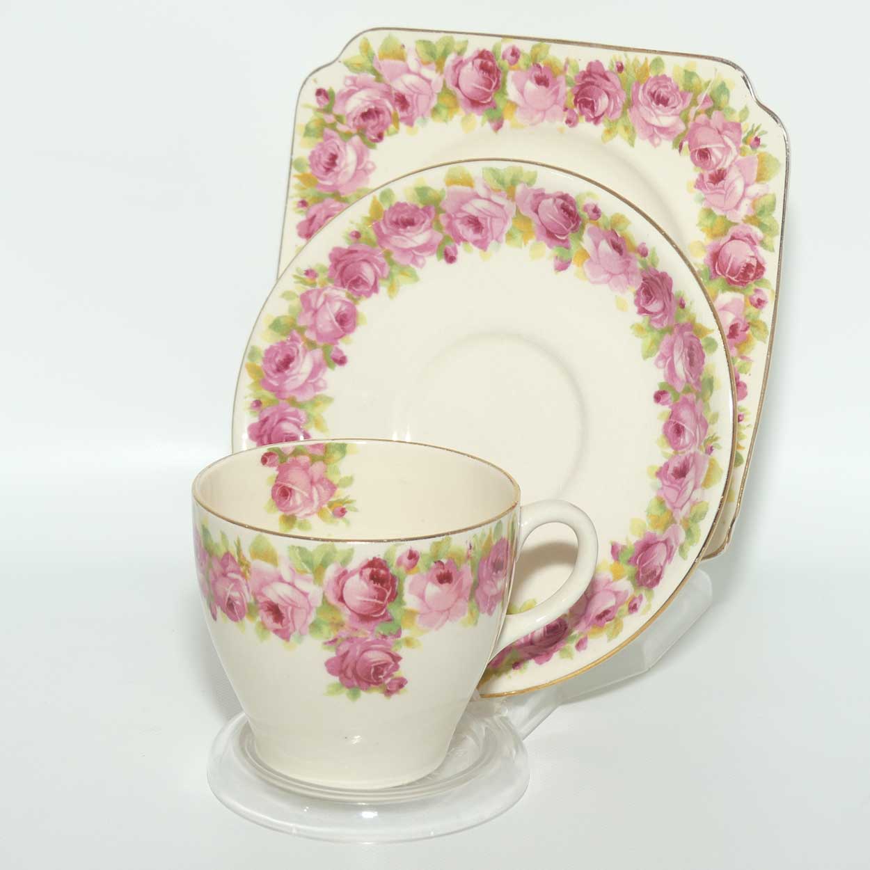 Royal Doulton Raby Rose trio D5533 | Square Plate
