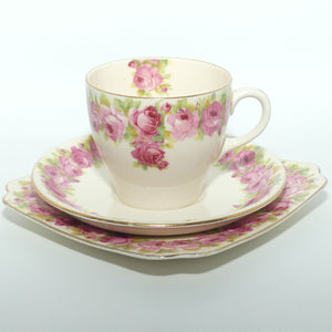 Royal Doulton Raby Rose trio D5533