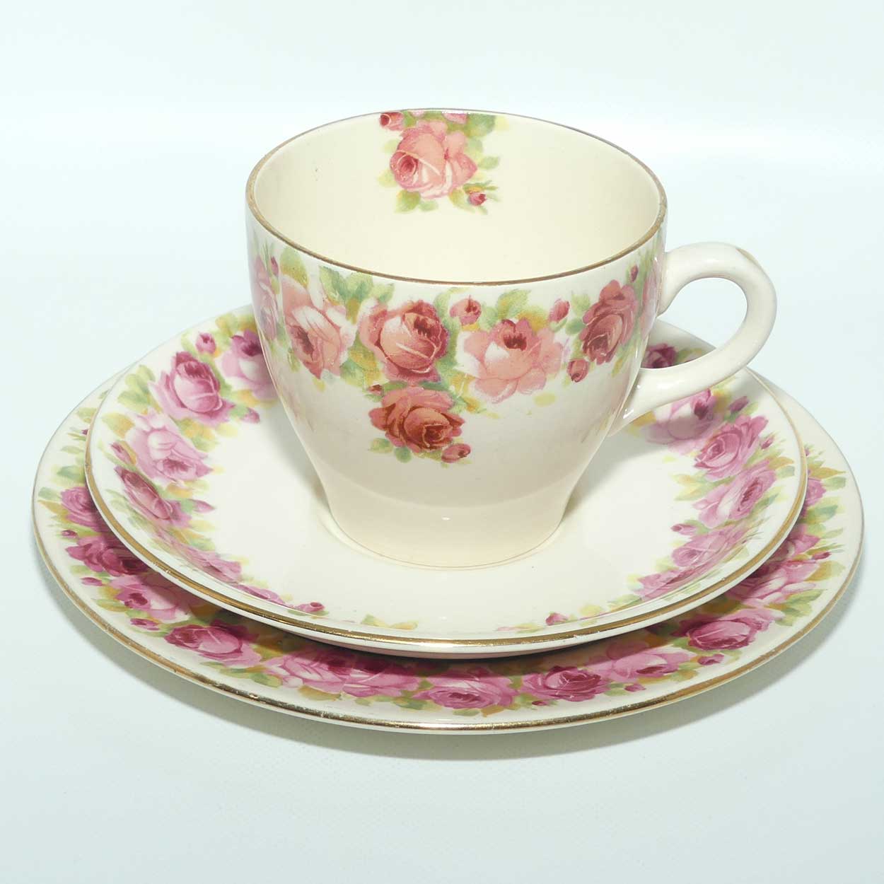 Royal Doulton Raby Rose trio D5533 | Round Plate | #1