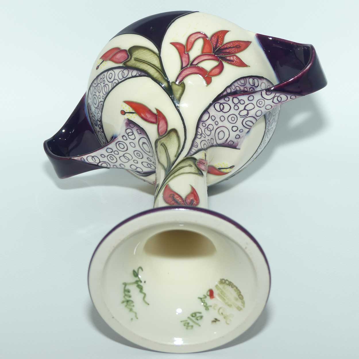 Moorcroft Red Lily bonboniere | Shape 28/9 | red dot