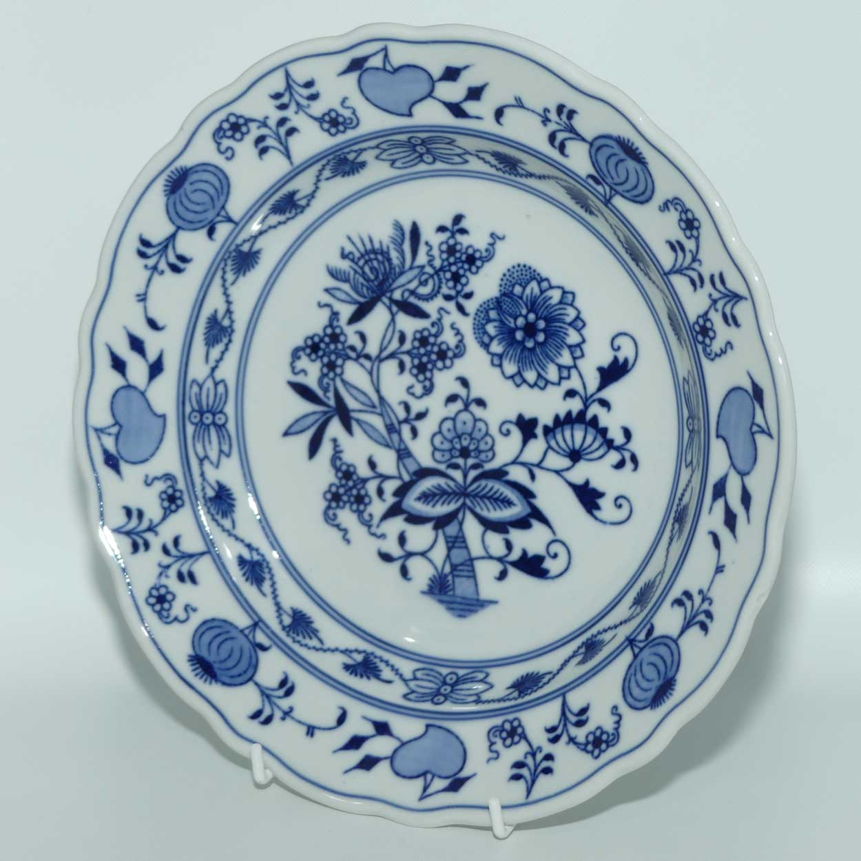 Meissen Blue Onion | Zwiebelmuster large rimmed soup bowl | 24.5cm diameter