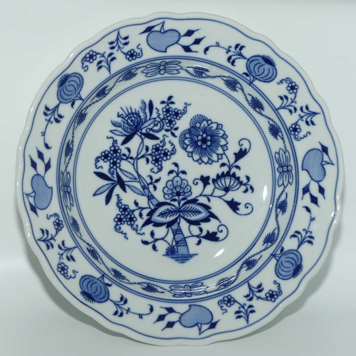 Meissen Blue Onion | Zwiebelmuster large rimmed soup bowl | 24.5cm diameter