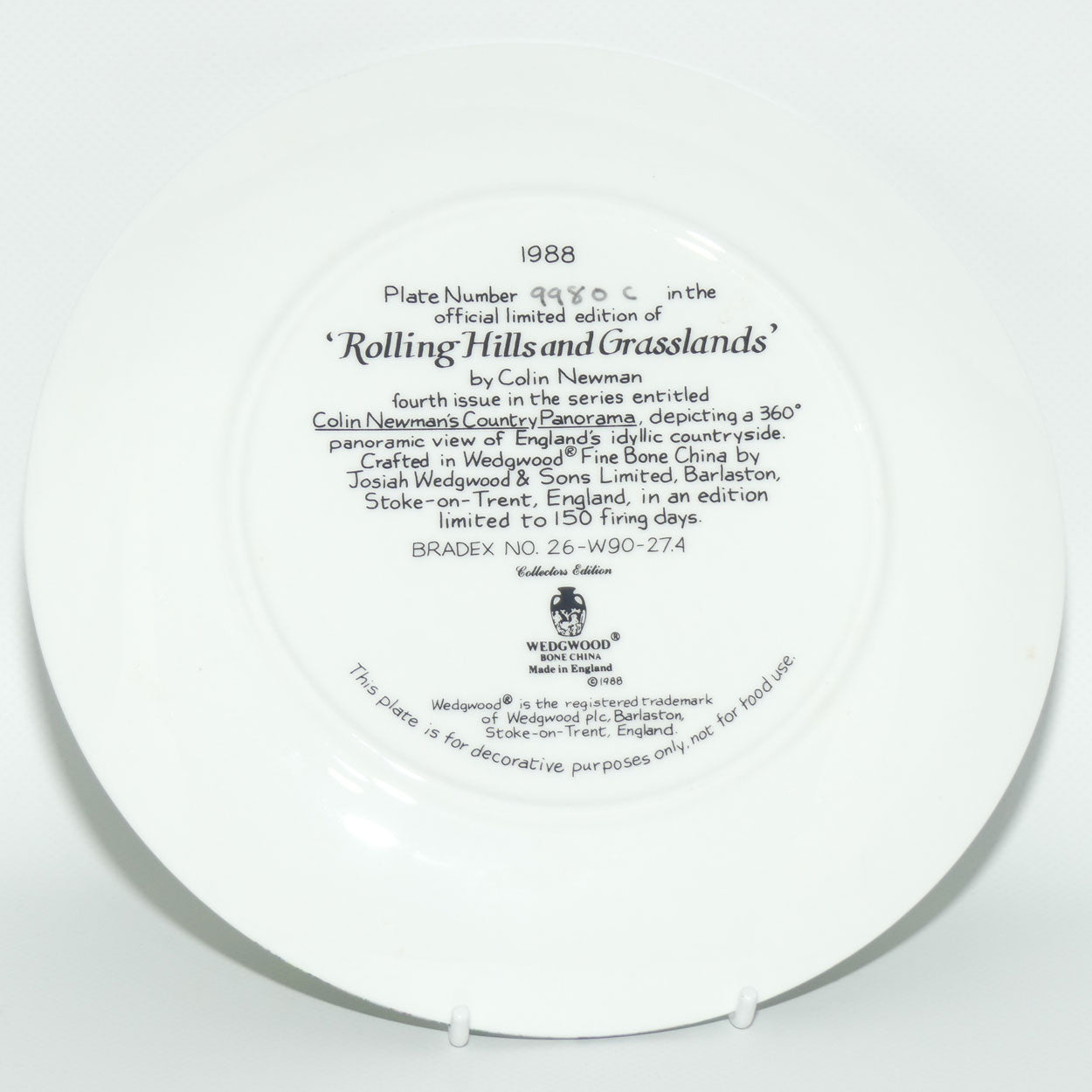 Wedgwood Colin Newman's Country Panorama plate #4 | Bradex 26 W90 27.4 | Rolling Hills and Grasslands