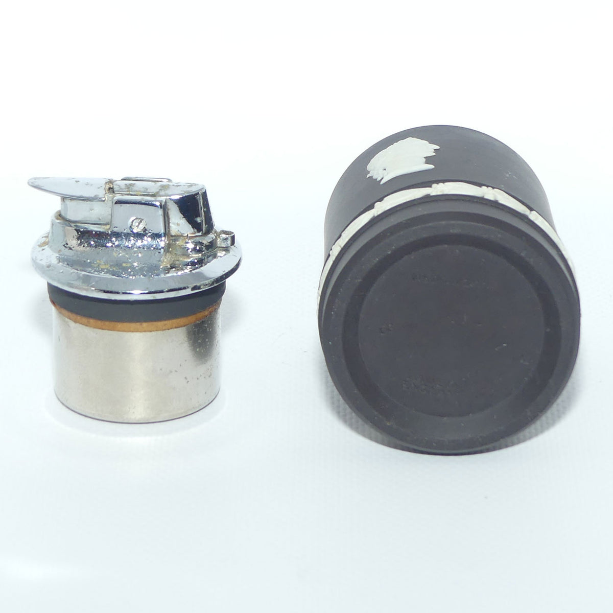 Wedgwood Jasper | White on Black | Roman design table lighter