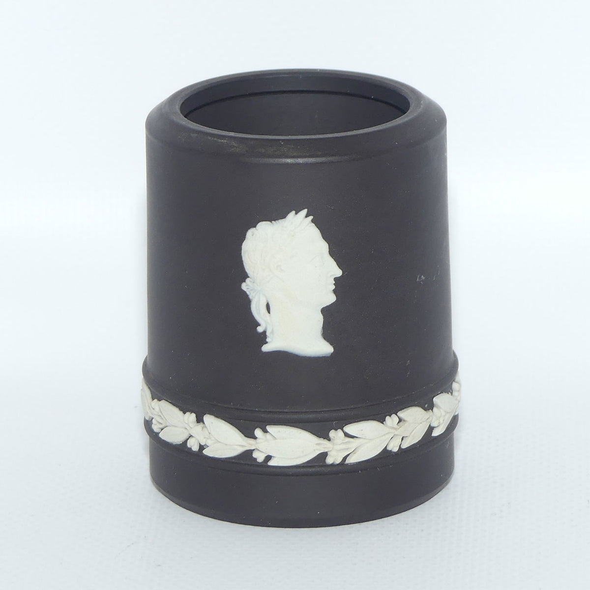 Wedgwood Jasper | White on Black | Roman design table lighter