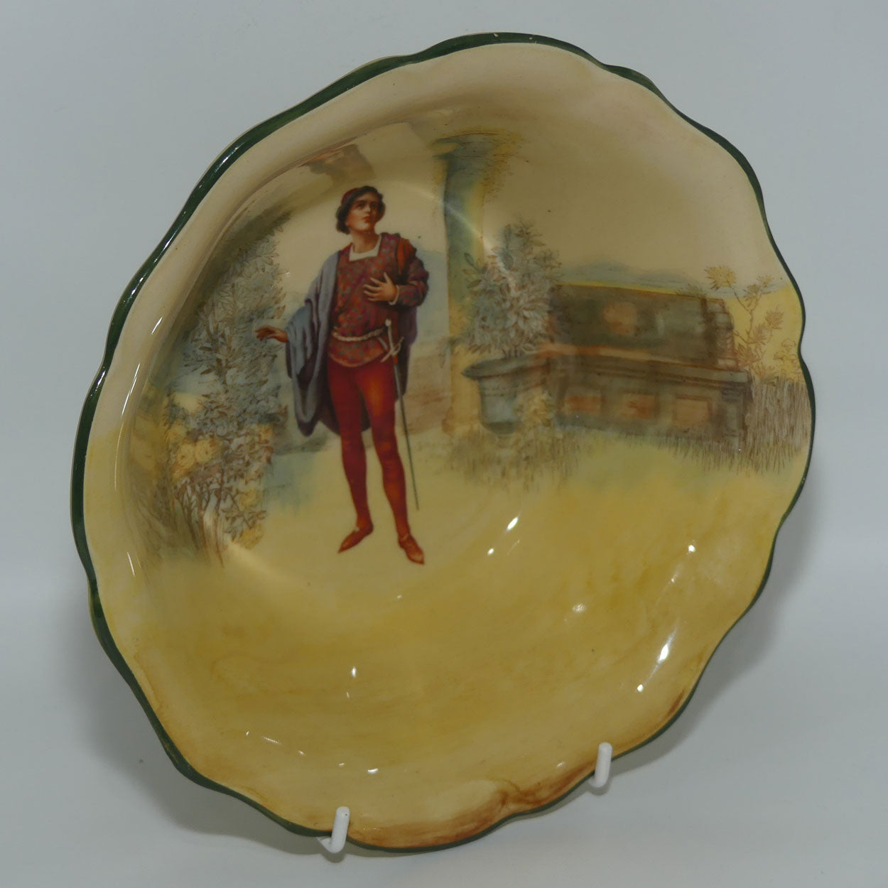 Royal Doulton Shakespearean Romeo fruit bowl D3596