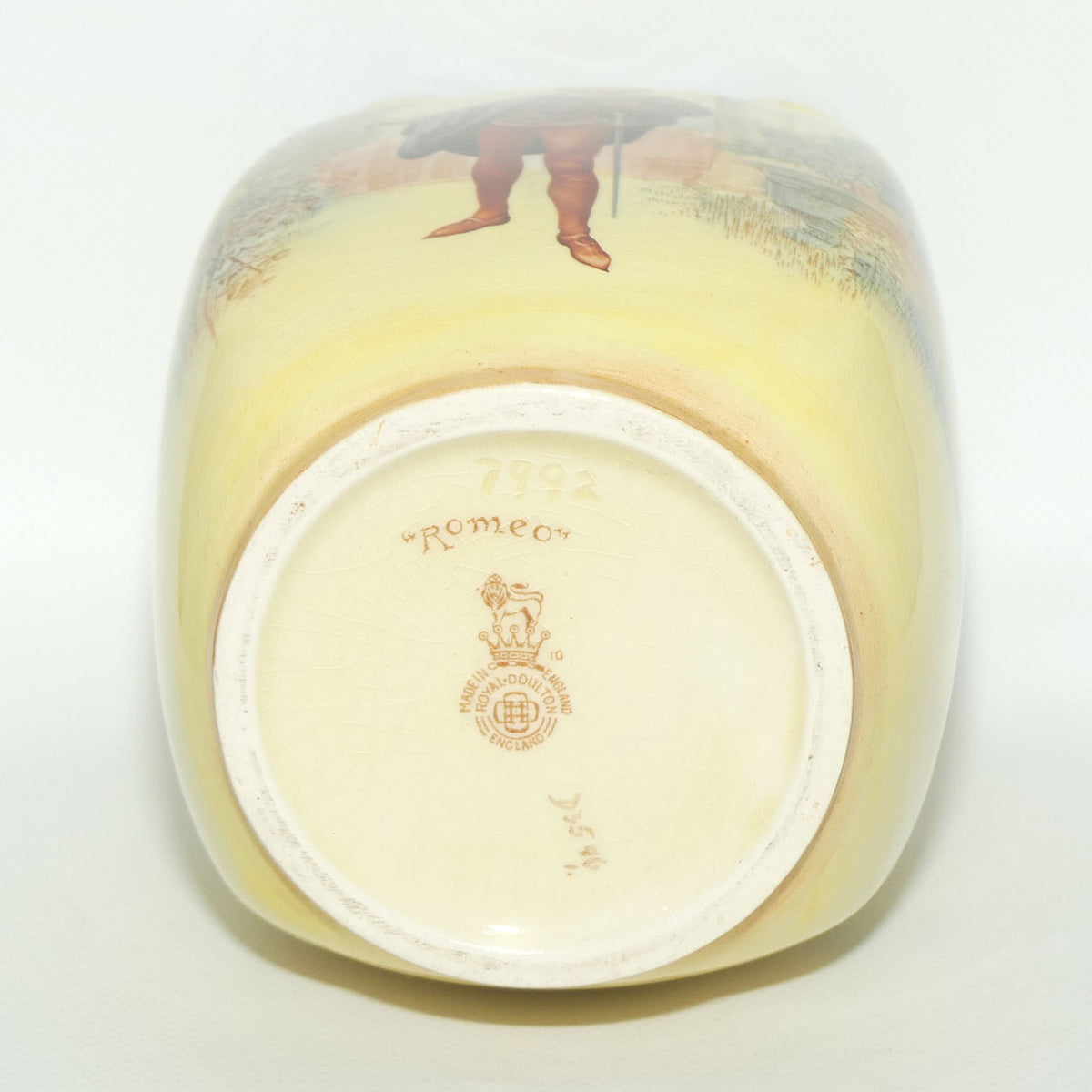 Royal Doulton Shakespearean Romeo vase D3596