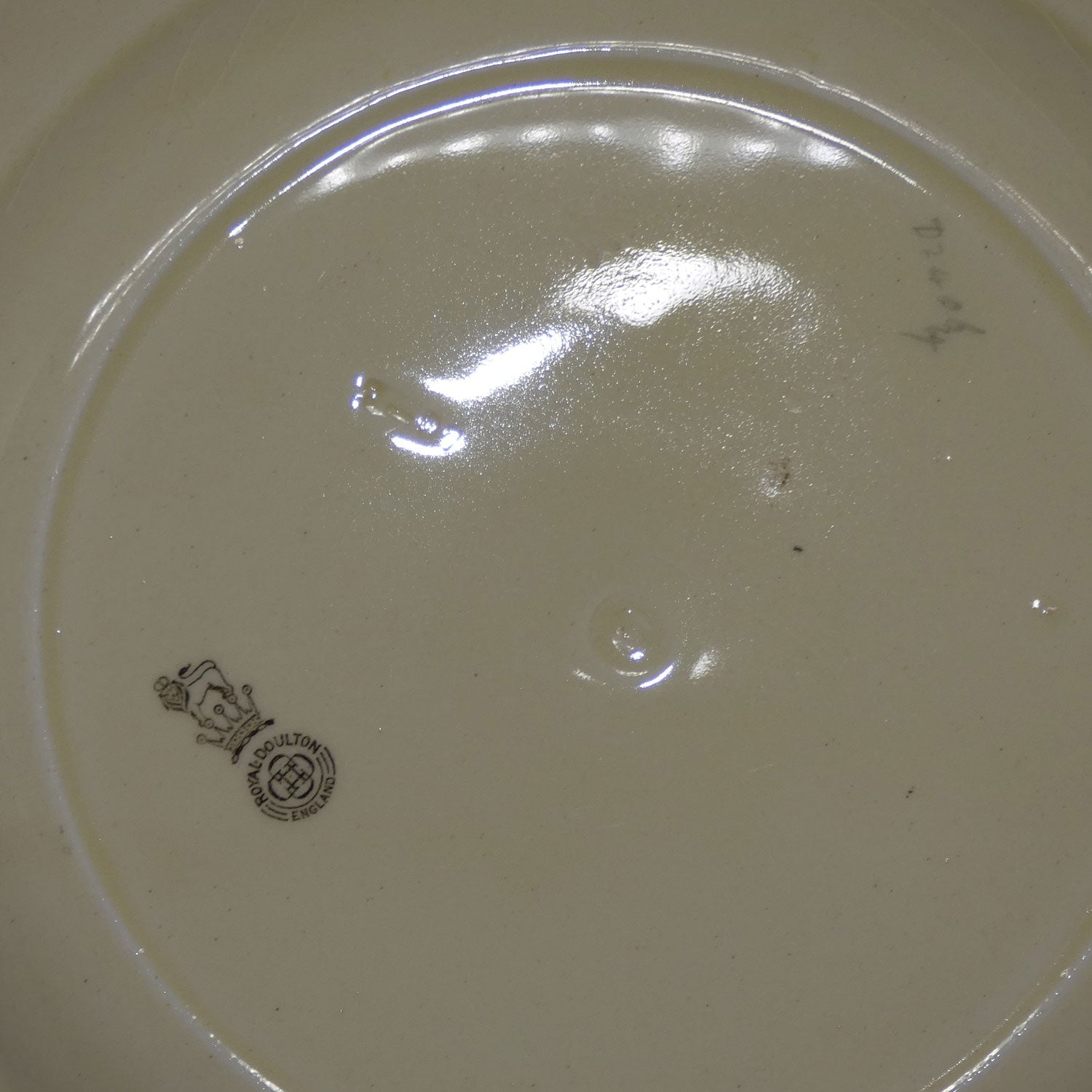 royal-doulton-early-motoring-plate-d2406-room-for-one