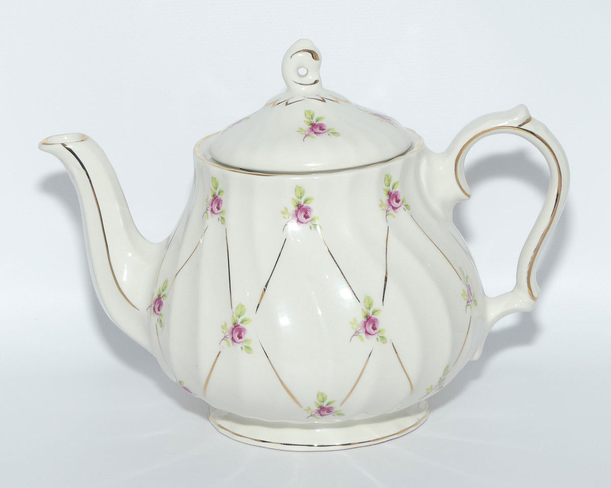 Sadler England Rosebuds tea pot | Classic shape