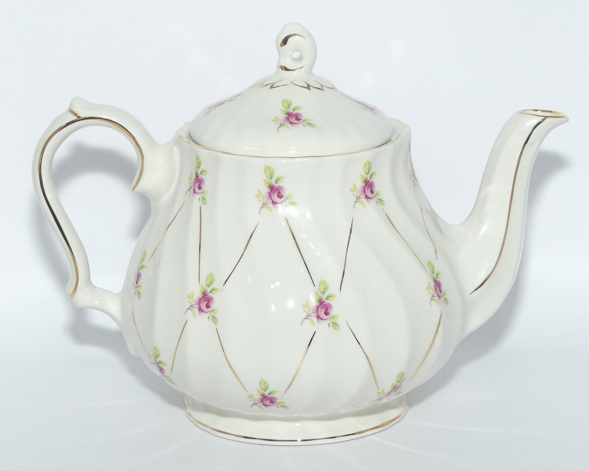 Sadler England Rosebuds tea pot | Classic shape