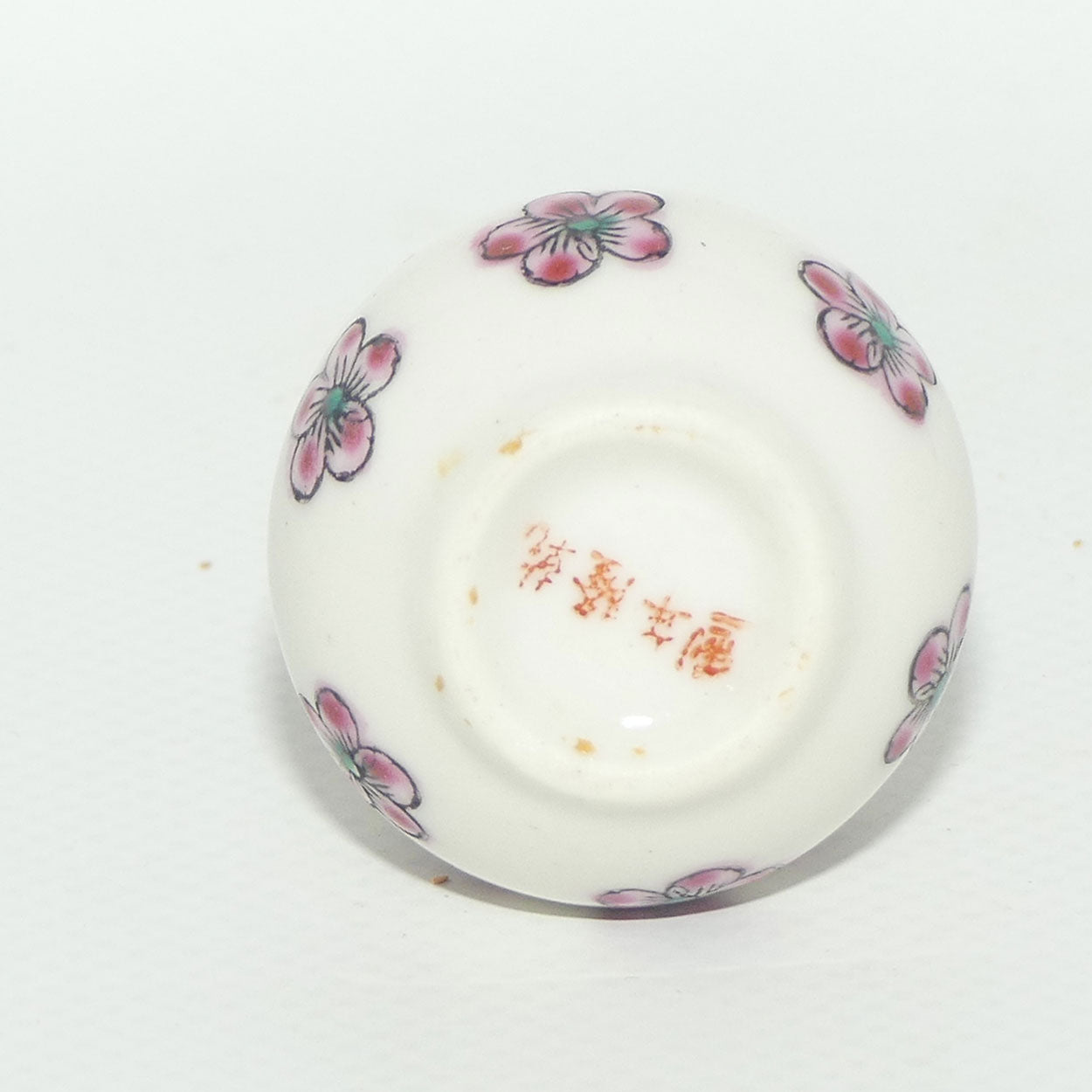 Chinese snuff bottle with greenstone stopper | Double Gourd shape | Floral pattern