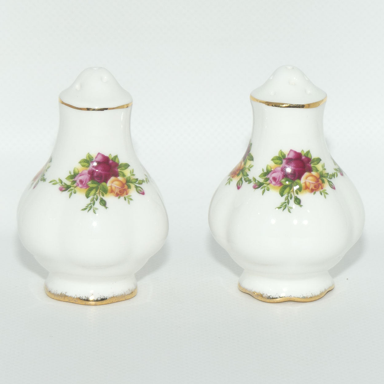 Royal Albert Bone China England Old Country Roses Salt and Pepper set | #1
