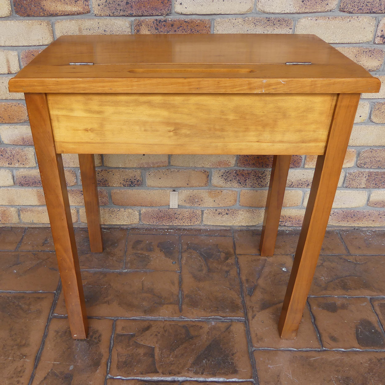 Small Pine School Desk | suit young children