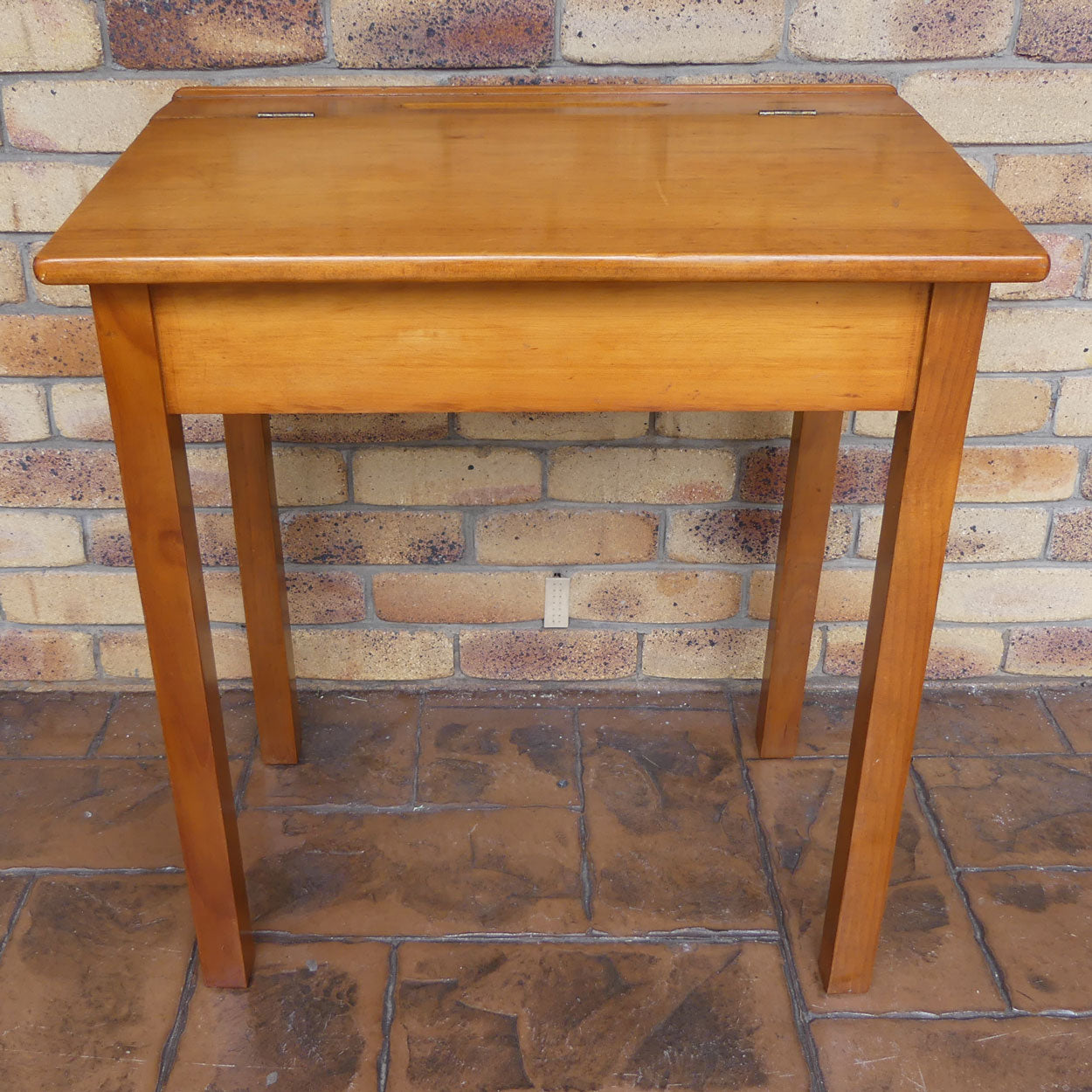 Small Pine School Desk | suit young children