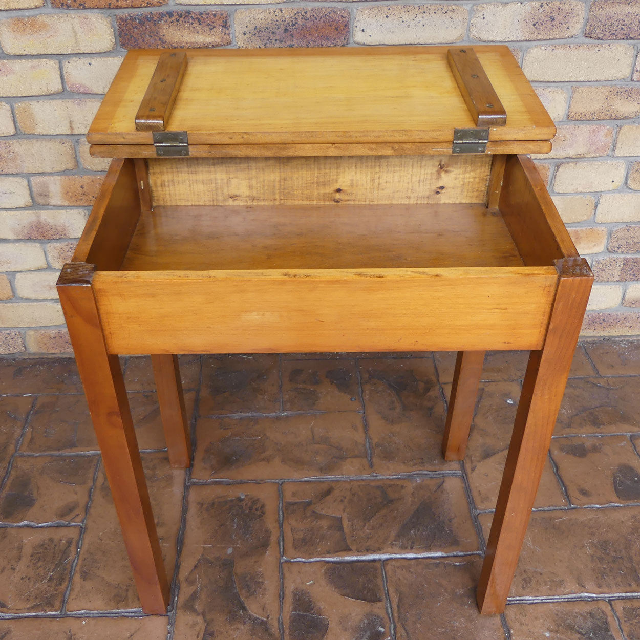 Small Pine School Desk | suit young children