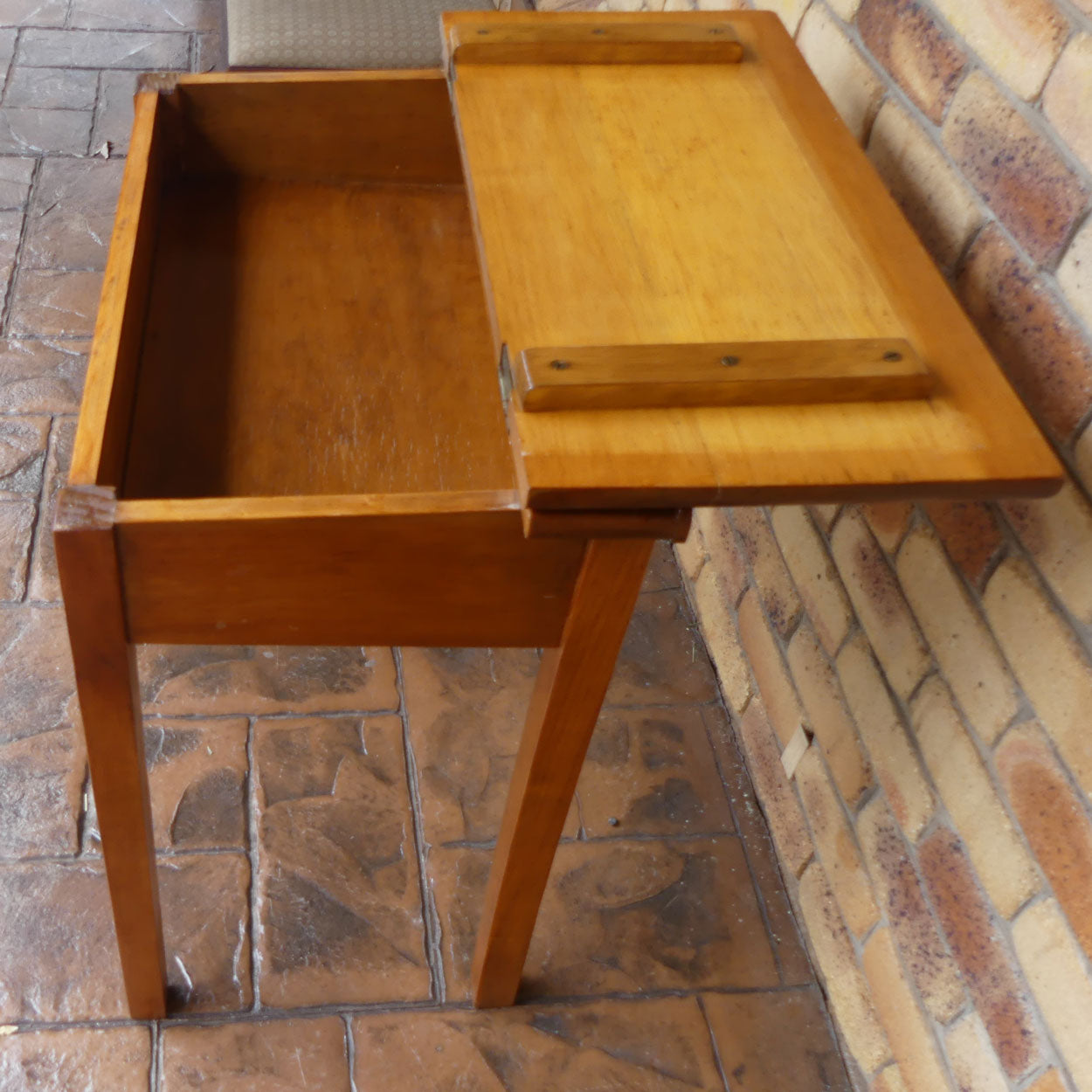 Small Pine School Desk | suit young children
