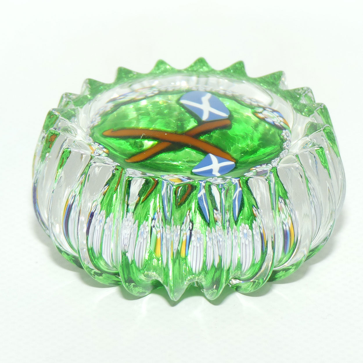John Deacons Scotland the Brave medium paperweight | Ribbed | Green