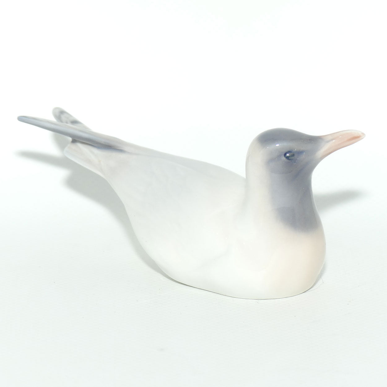 Royal Copenhagen Seagull | Lying | #1468
