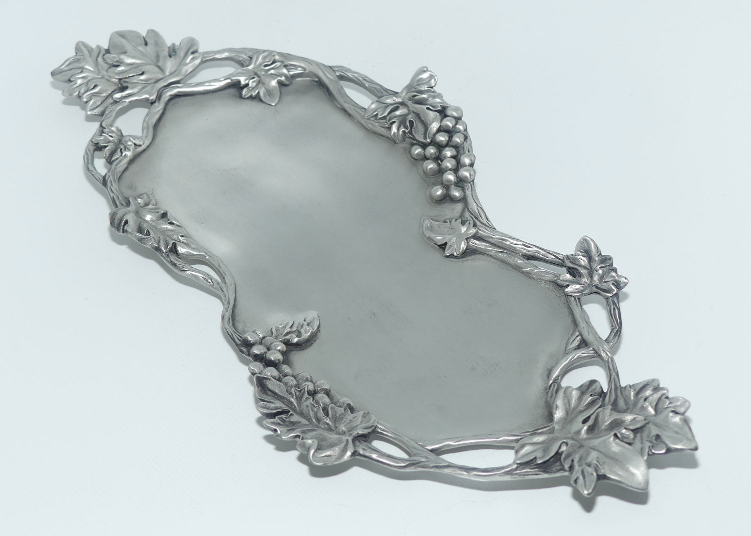 Seagull Pewter Grape and Vine pattern tray