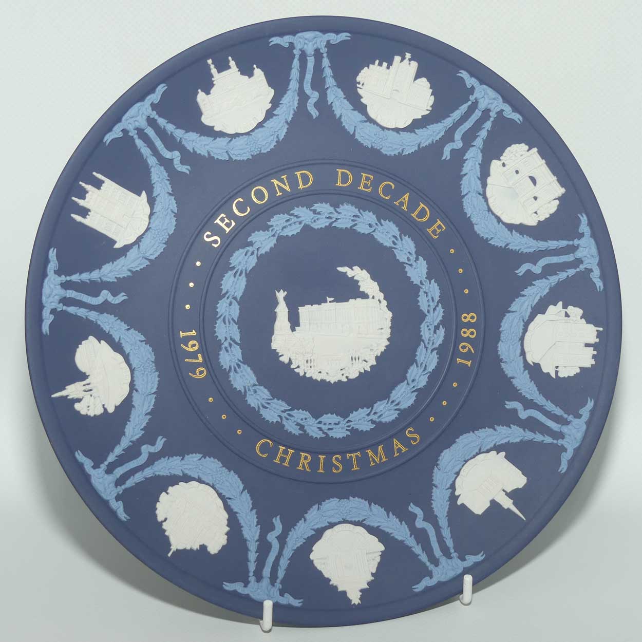 Wedgwood Jasper Tri Colour plate | Christmas Plate | Second Decade | 1979 - 1988 | boxed