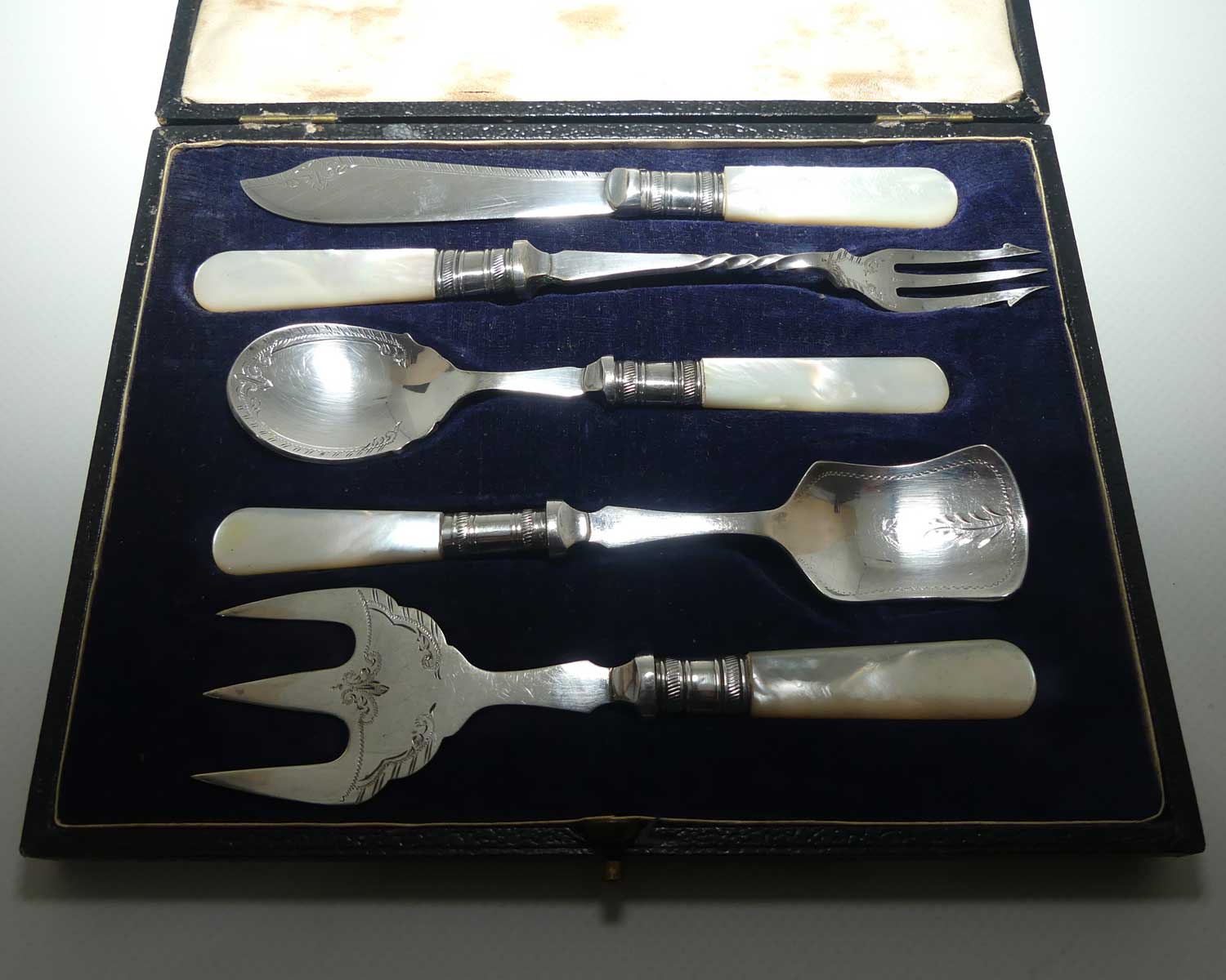 Boxed set of 5 EPNS and Mother of Pearl High Tea servers