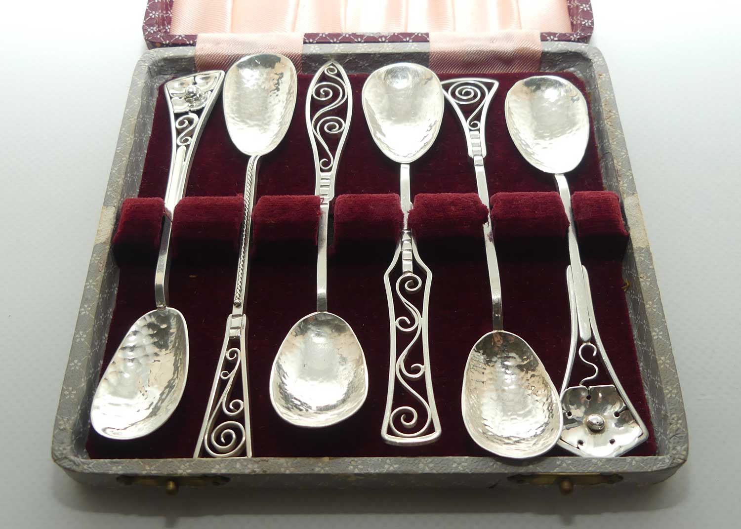 Australian Sterling Silver Arts and Crafts hand beaten set of 6 tea spoons in original box