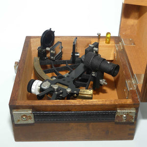 Fine quality Japanese Osaka Tamaya and Co sextant in original case | Model 631