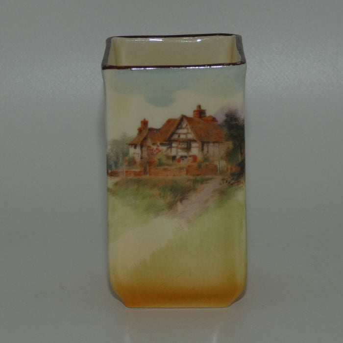 Royal Doulton English Cottages A vase Shape 7016 D4987