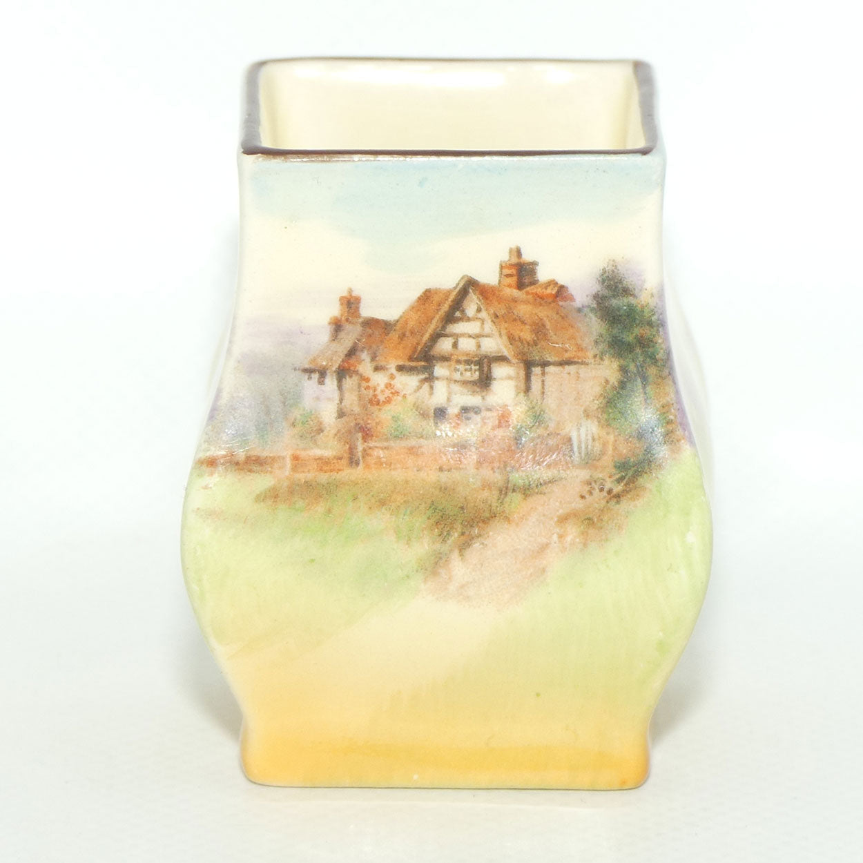 Royal Doulton English Cottages A vase Shape 7018 | D4987