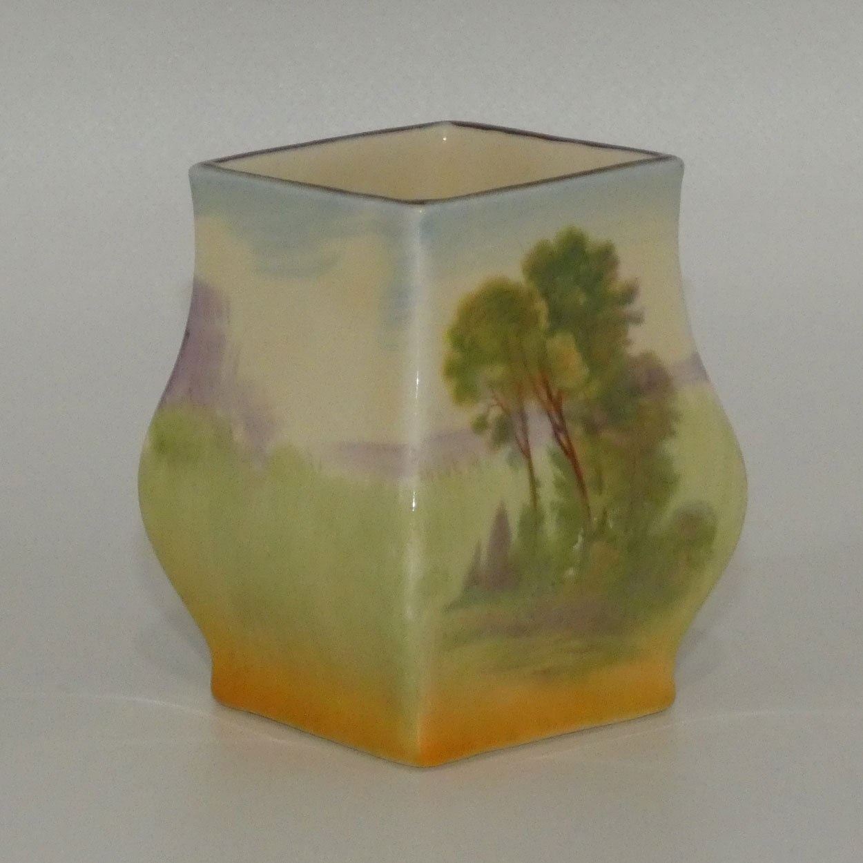 royal-doulton-english-cottages-a-vase-shape-7018-d4987