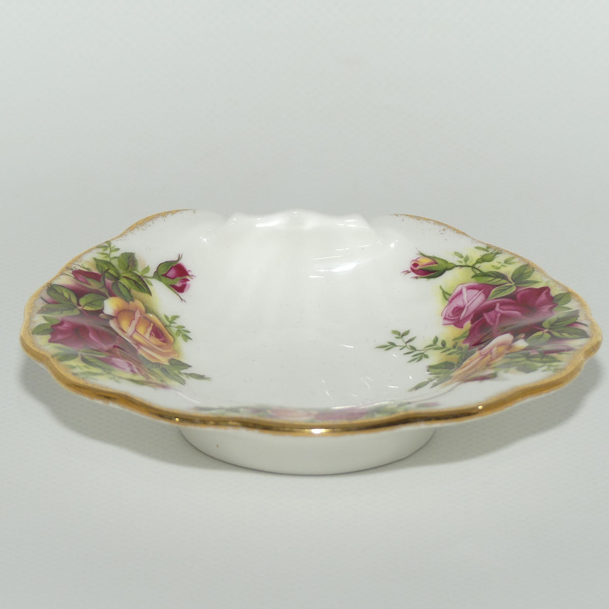 Royal Albert Bone China England Old Country Roses shell shape dish | © 1962 Royal Albert Ltd backstamp
