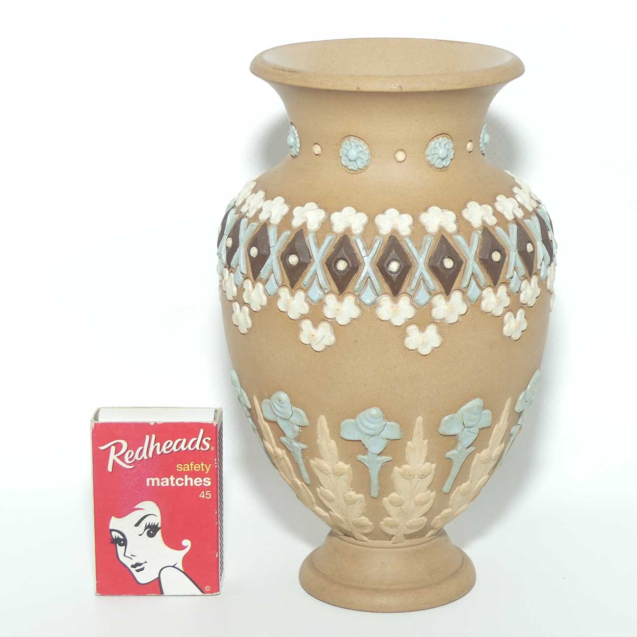 Doulton Lambeth Silicon well decorated vase | 8373 | Ethel Beard