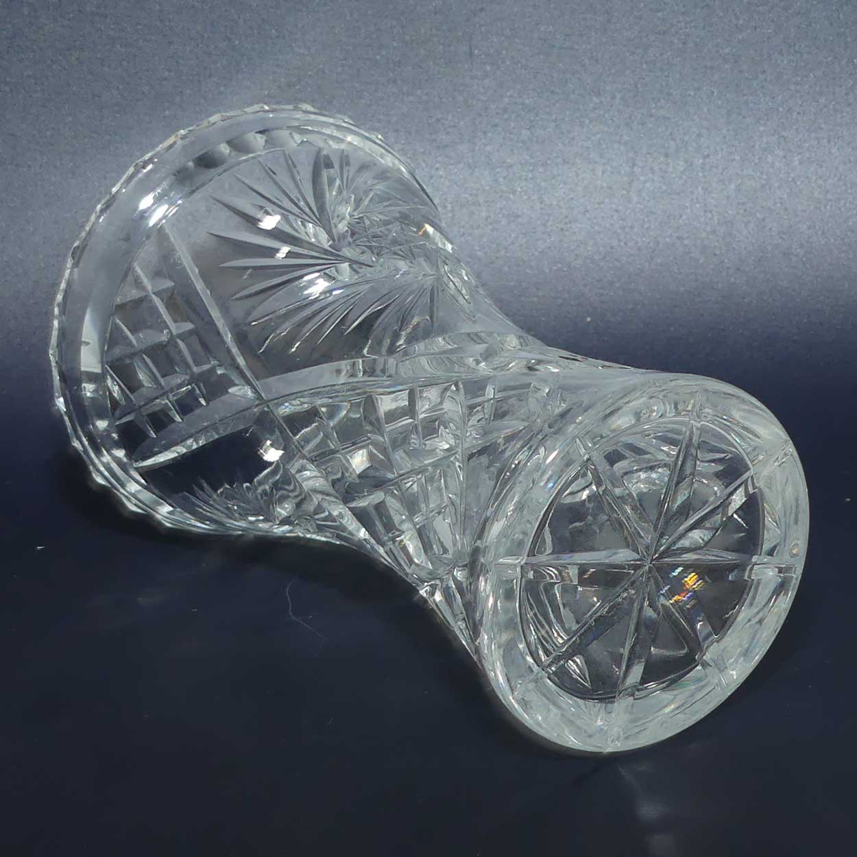 Small Pinwheel or Radial Spoke pattern crystal vase | 13.5cm tall