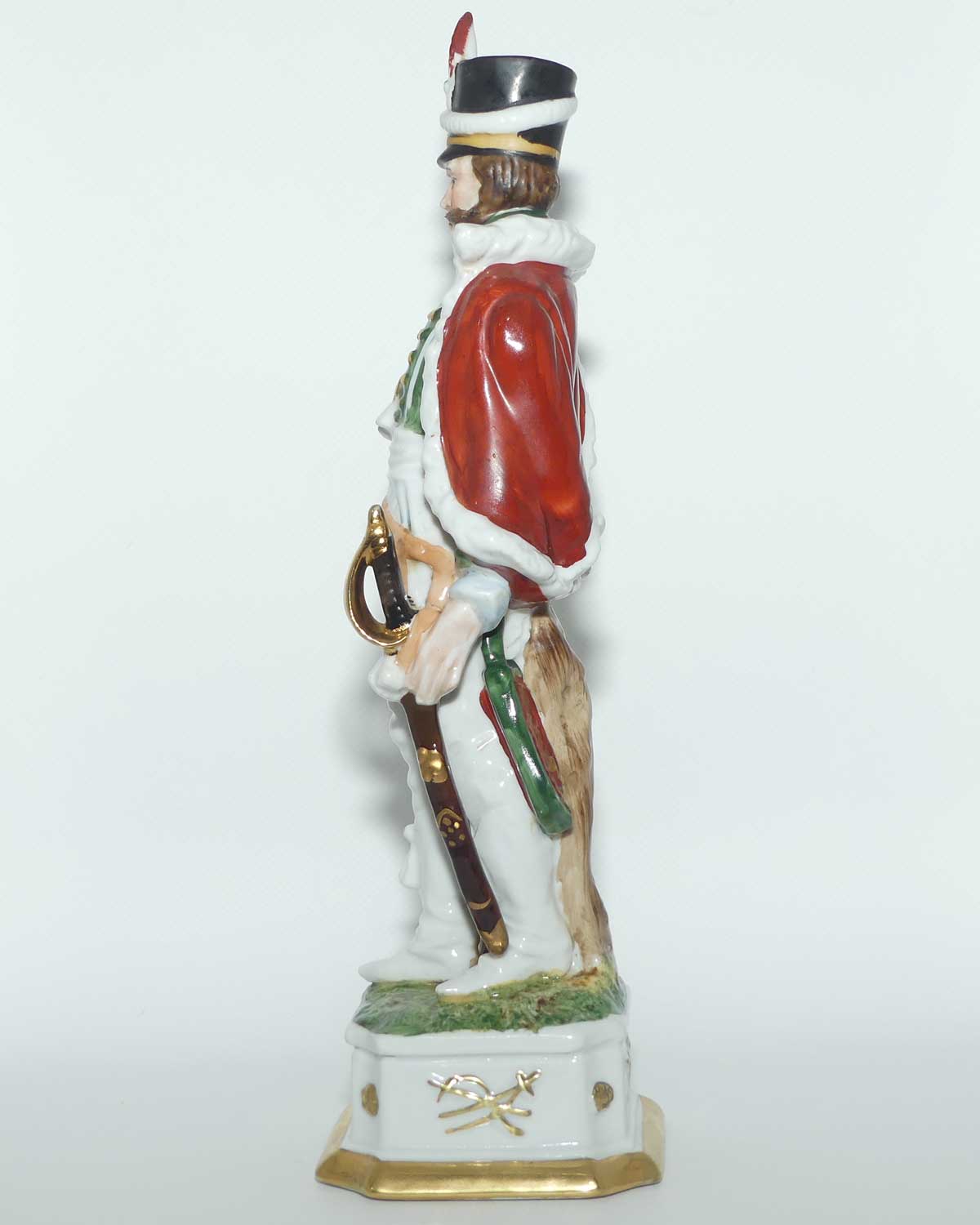 Capo DiMonte Napoleonic era Soldier | Feathered Hat and Sword at Side