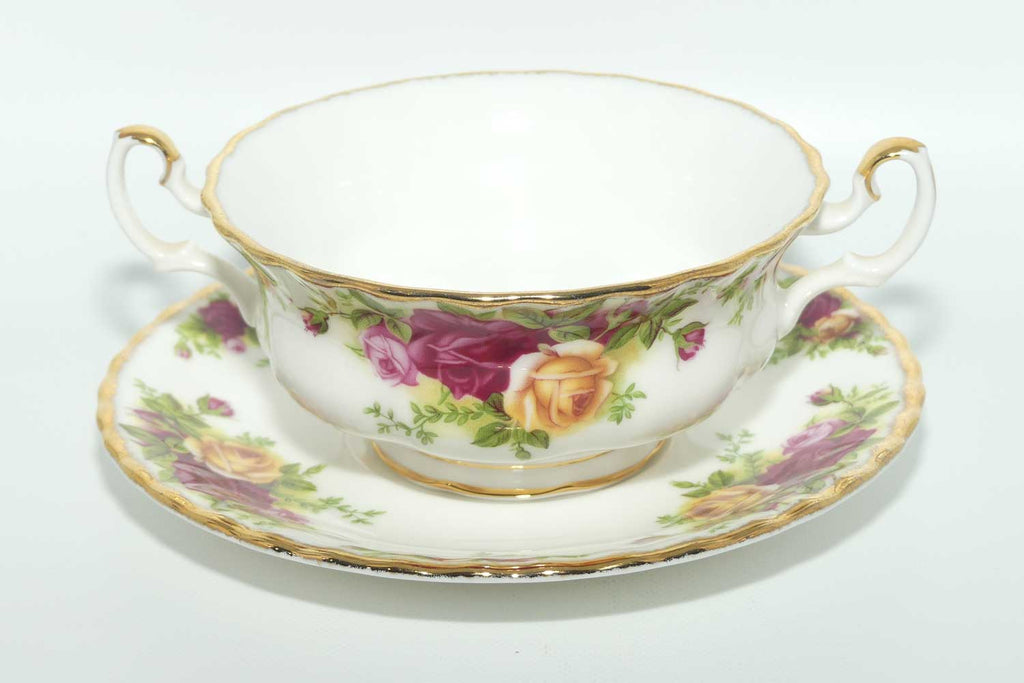 Royal Albert Bone China Old Country handled coupe and underplate | © 1962 Royal Albert Ltd backstamp | Asian