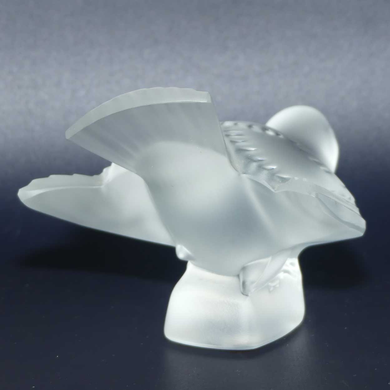 Lalique France figure | Sparrow with Wings Out
