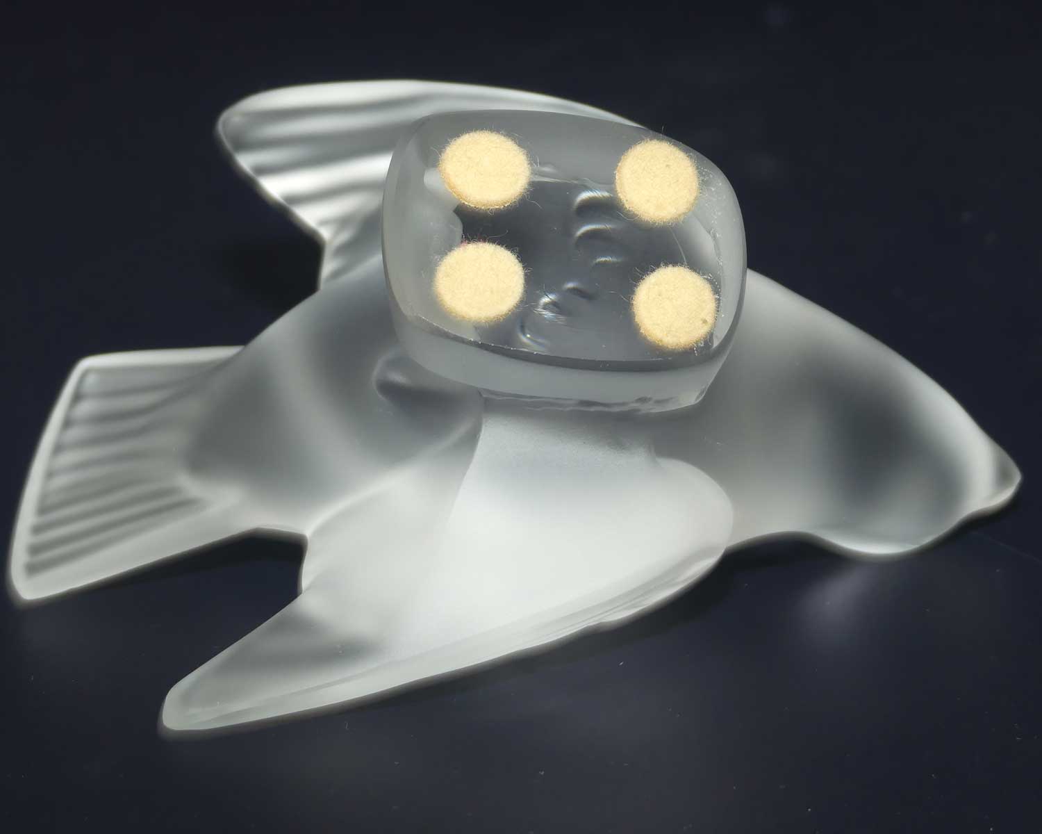 Lalique France figure | Sparrow with Wings Out