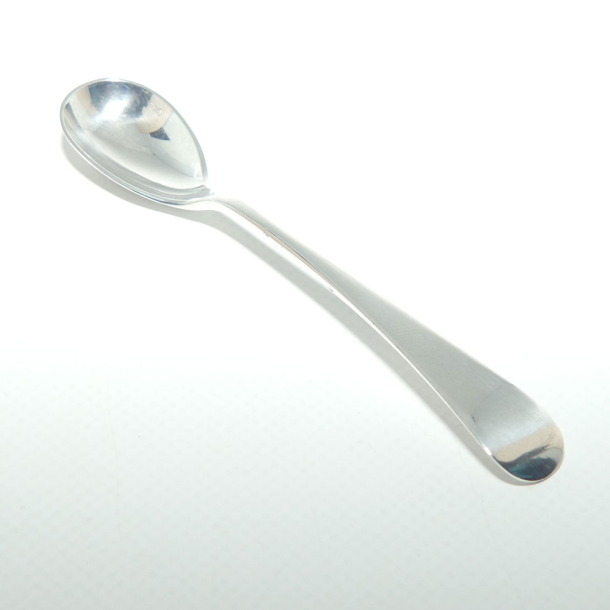 Victorian era Sterling Silver egg spoon | Sheffield 1896 | 17.5 grams