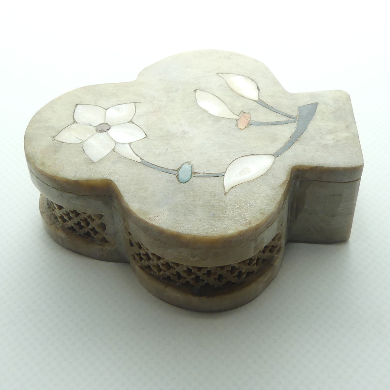 Trefoil Shape Inlaid and Reticulated Stone Trinket Box | Pietra Dura