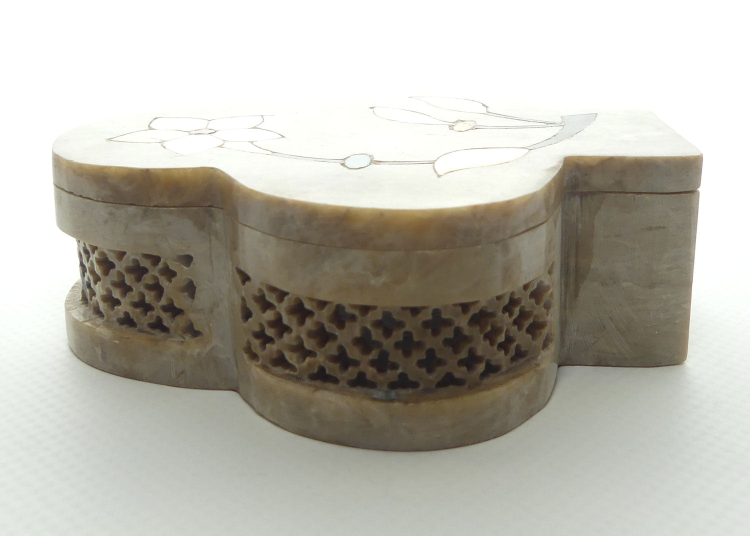 Trefoil Shape Inlaid and Reticulated Stone Trinket Box | Pietra Dura