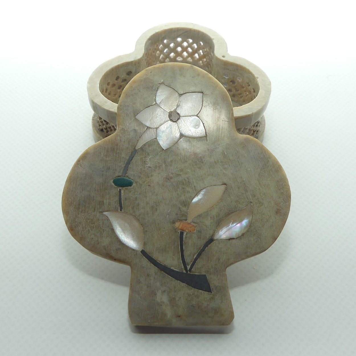 Trefoil Shape Inlaid and Reticulated Stone Trinket Box | Pietra Dura