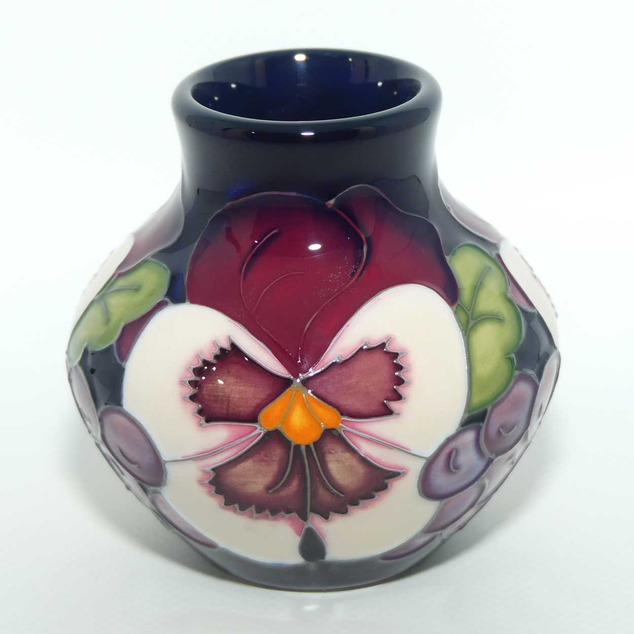 Moorcroft Study in Velvet vase | Shape 35/3 | LE84/150