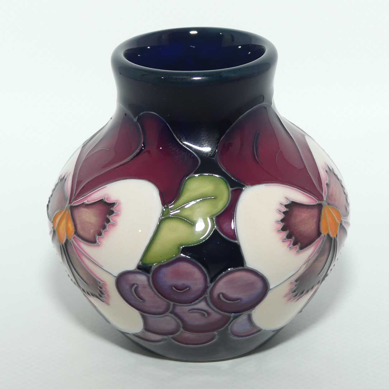 Moorcroft Study in Velvet vase | Shape 35/3 | LE84/150