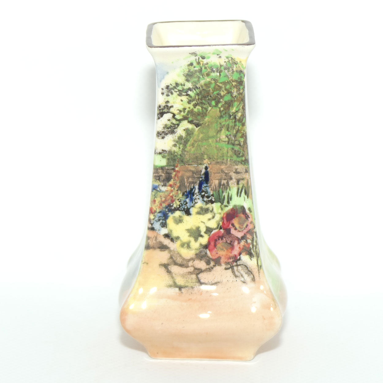Royal Doulton Country Garden small vase D4932
