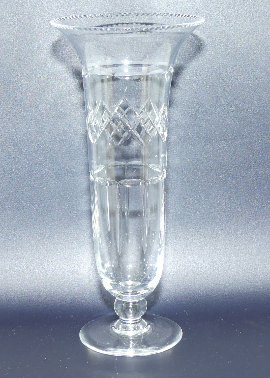 Fine quality Trumpet form crystal vase | 25cm tall