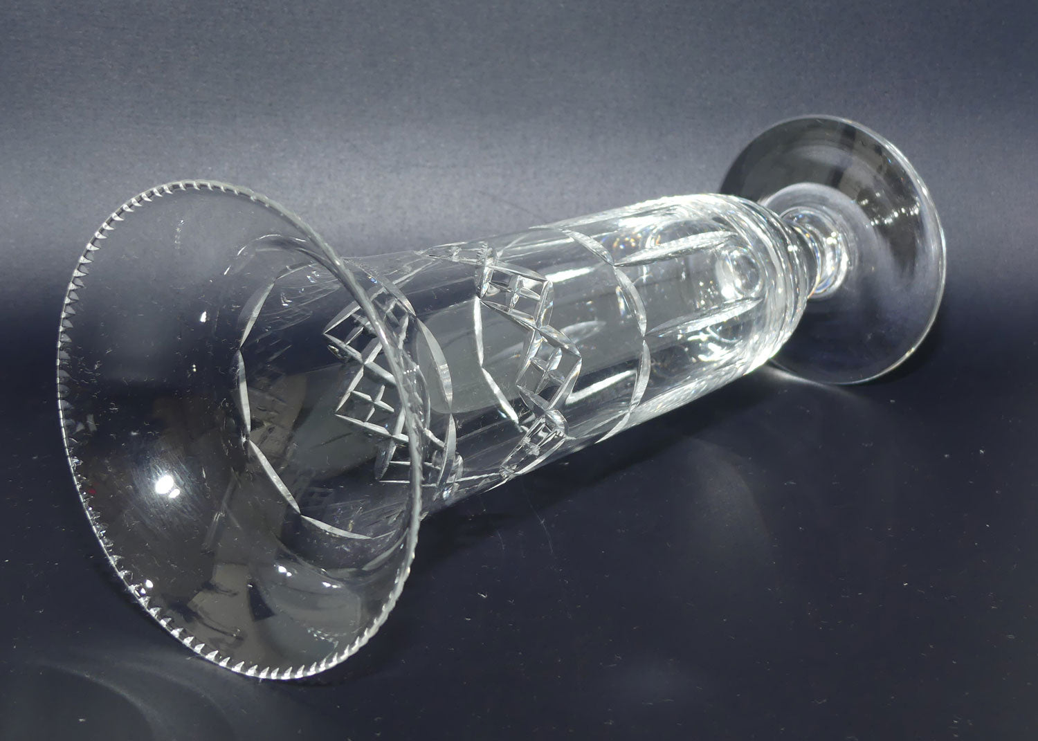 Fine quality Trumpet form crystal vase | 25cm tall