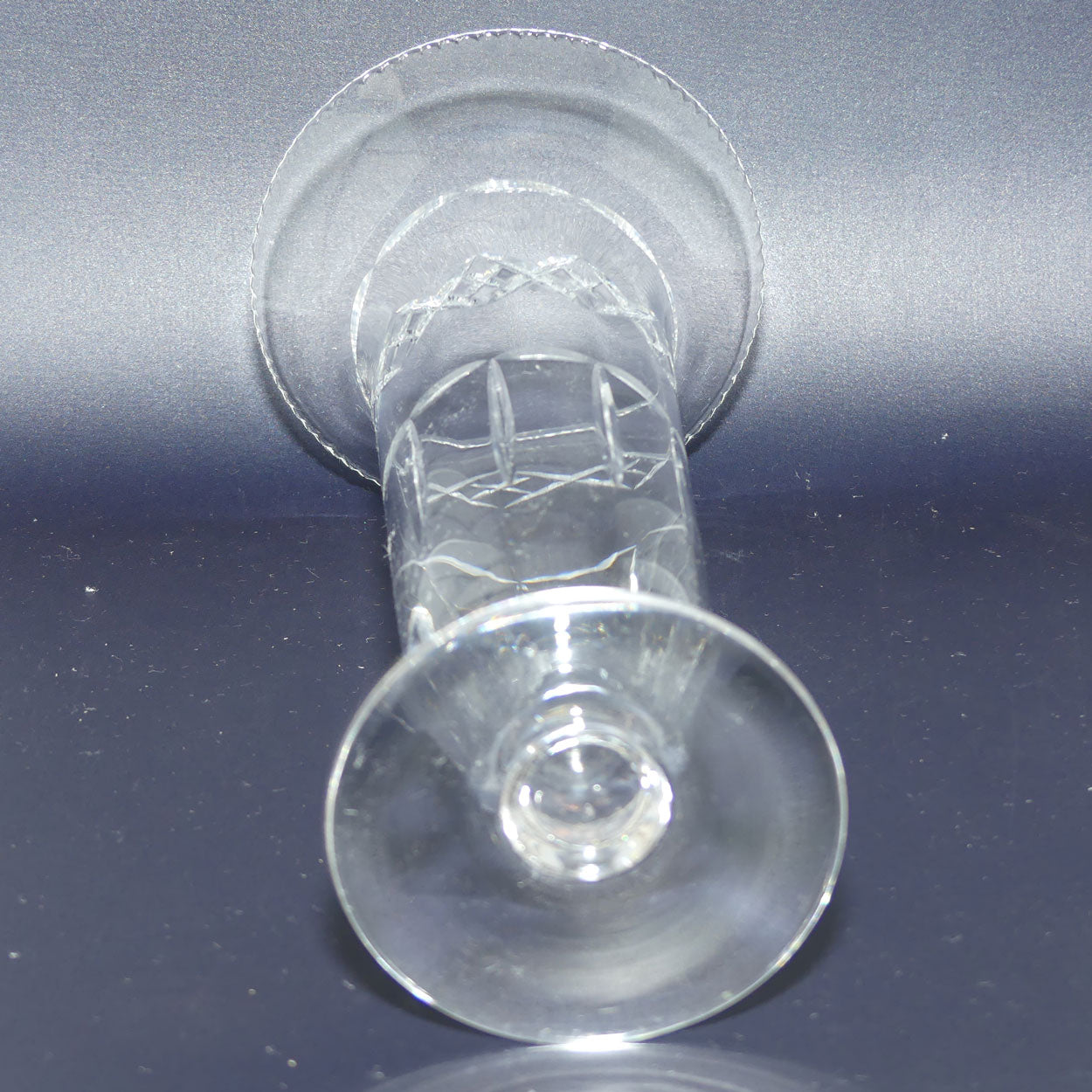 Fine quality Trumpet form crystal vase | 25cm tall