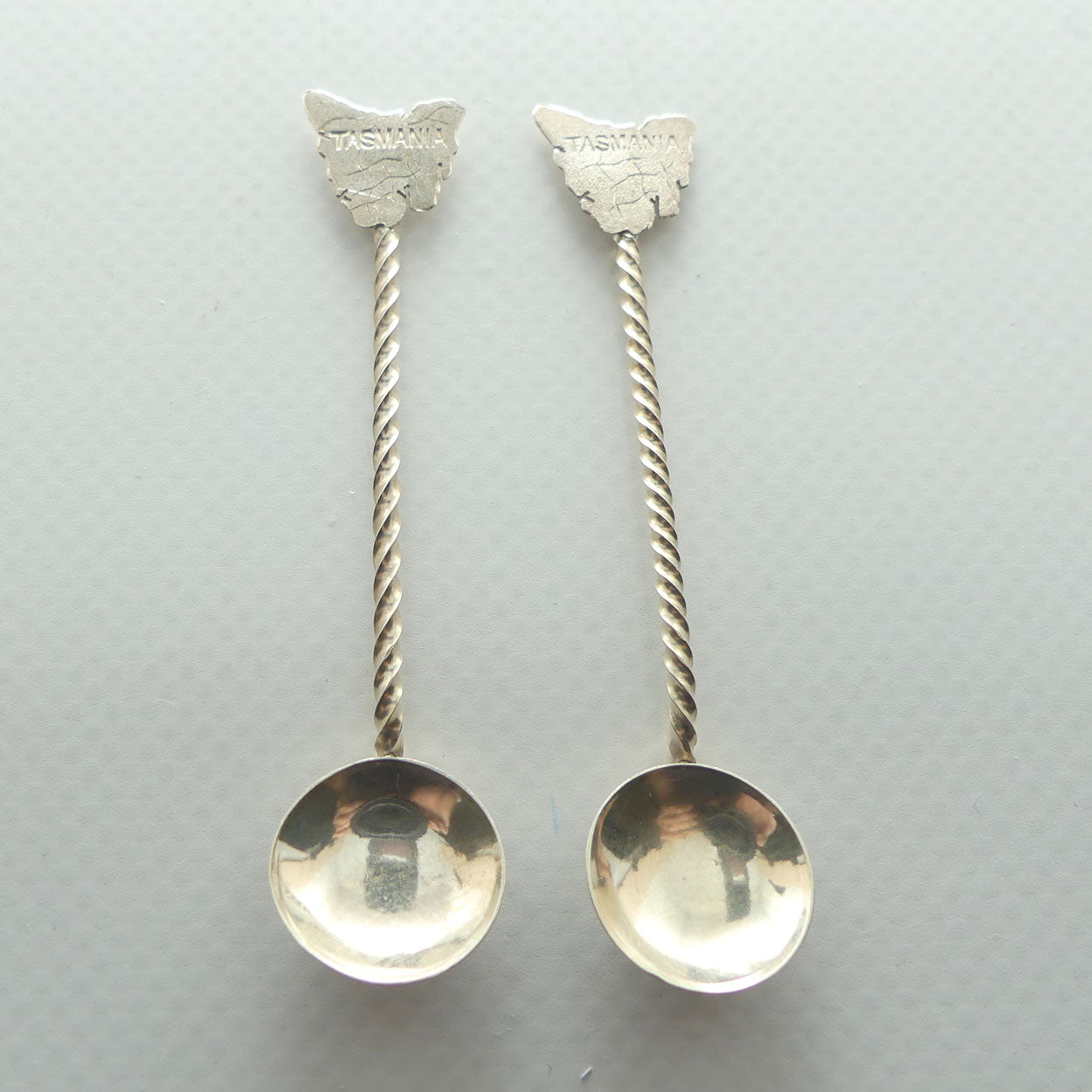 Australian Sterling Silver pair of Tasmania motif twisted column salt spoons | 6.4g