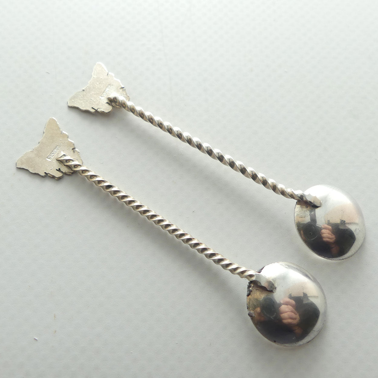 Australian Sterling Silver pair of Tasmania motif twisted column salt spoons | 6.4g