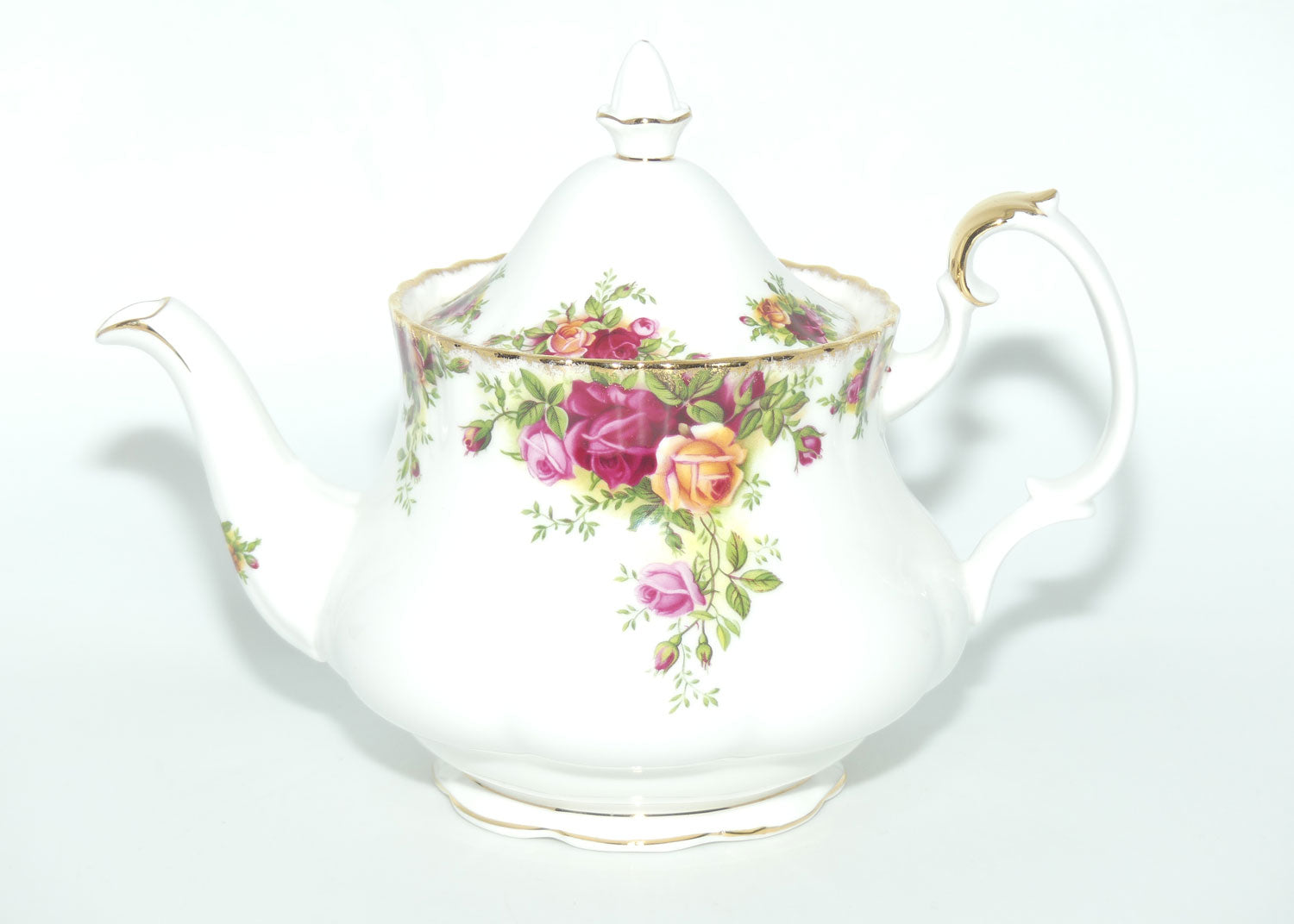 Royal Albert Bone China England Old Country Roses tea pot | 750ml | ©1962 backstamp